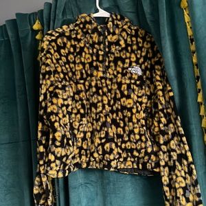 The North Face Printed Osito ¼ Zip Hoodie Arrowwood Yellow leopard print